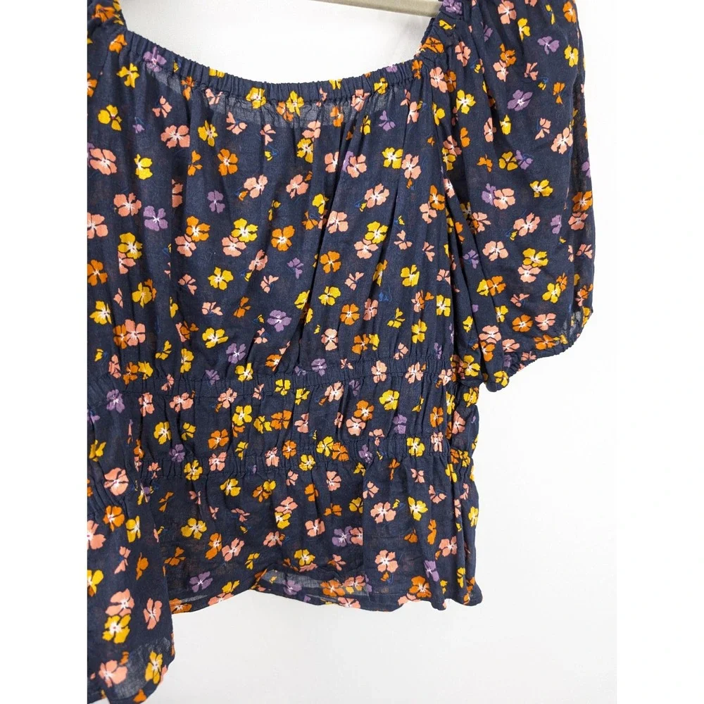 Ditsy Floral Smocked Puff Sleeve Peasant Top Sz M Navy Cottagecore Prairie Boho
